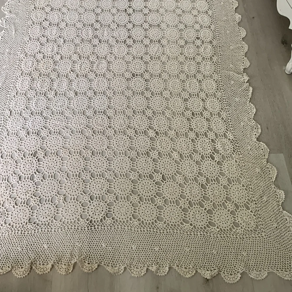 Vintage Hand Crochet Lace Bedspread Coverlet Afghan table cover blanket‎ cream